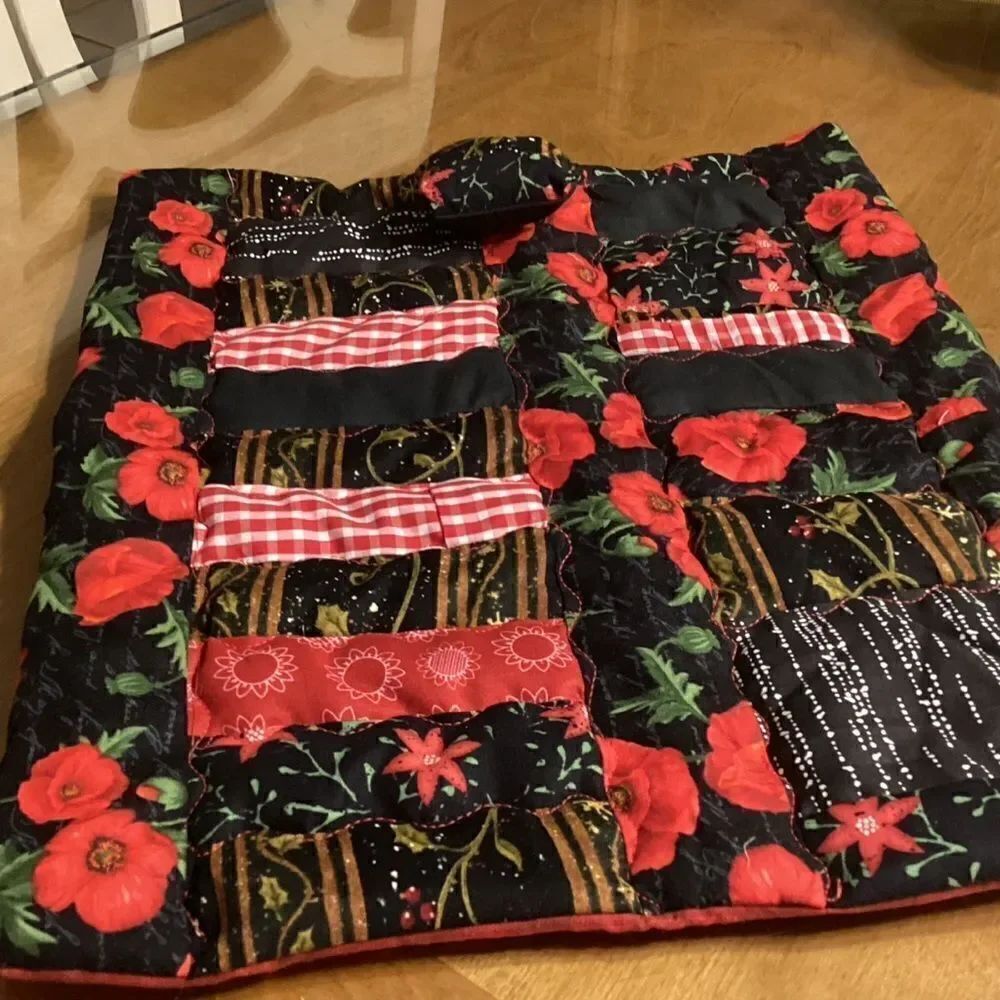 NWOT. Hand Crafted Quilted Toy Animal/Dolly Quilt